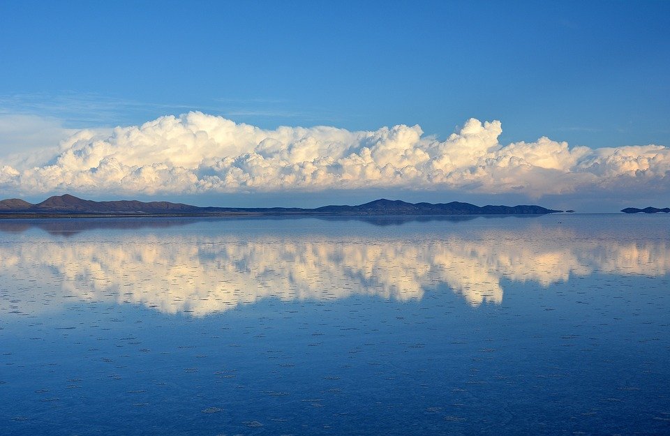 Esta imagen tiene el atributo alt vacío; su nombre de archivo es uyuni.jpg